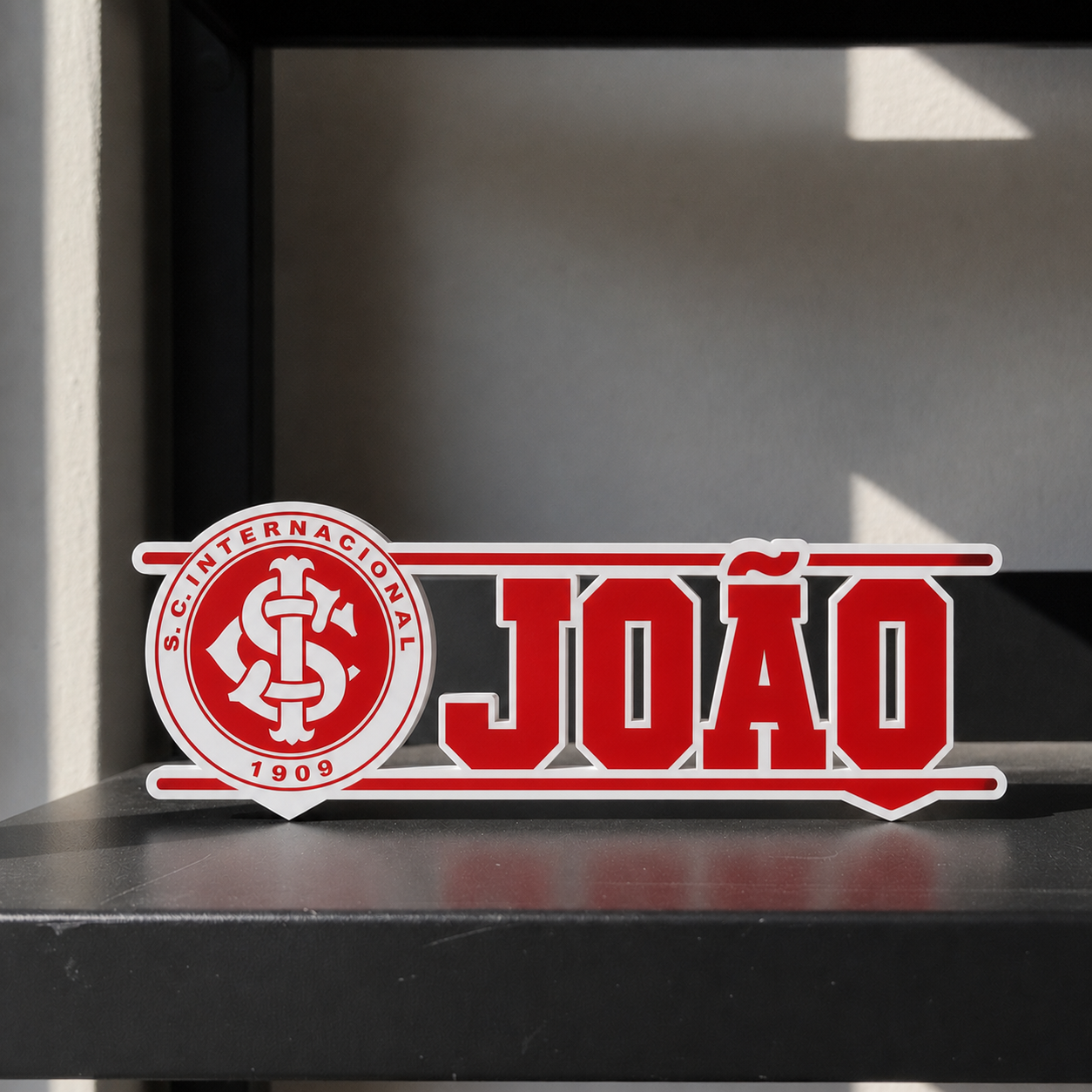 Internacional custom name sign